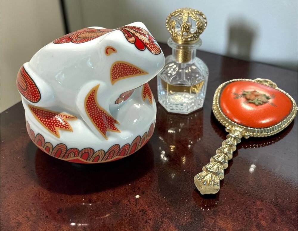 Vintage Elizabeth Arden Frog Pomander + 5” Petit Point Purse Hand Mirror Vanity